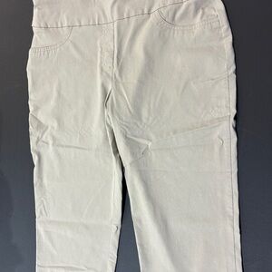 Ruby Rd. Petite Beige Capris